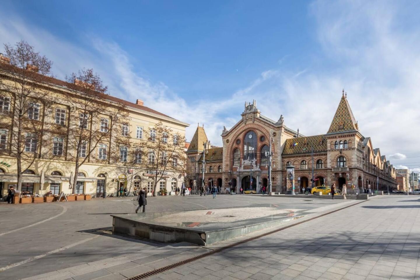 Vamhaz Boulevard Apartments Budapeste Exterior foto