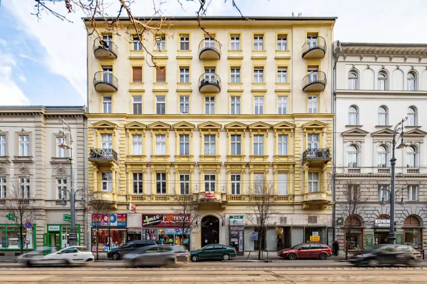 Vamhaz Boulevard Apartments Budapeste Exterior foto