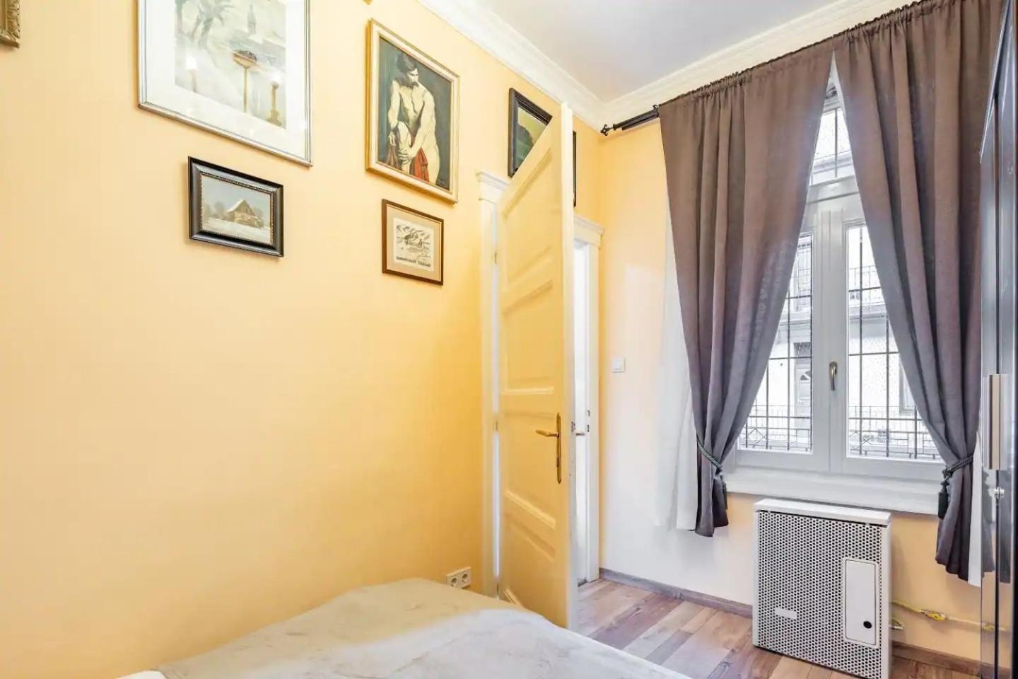 Vamhaz Boulevard Apartments Budapeste Exterior foto