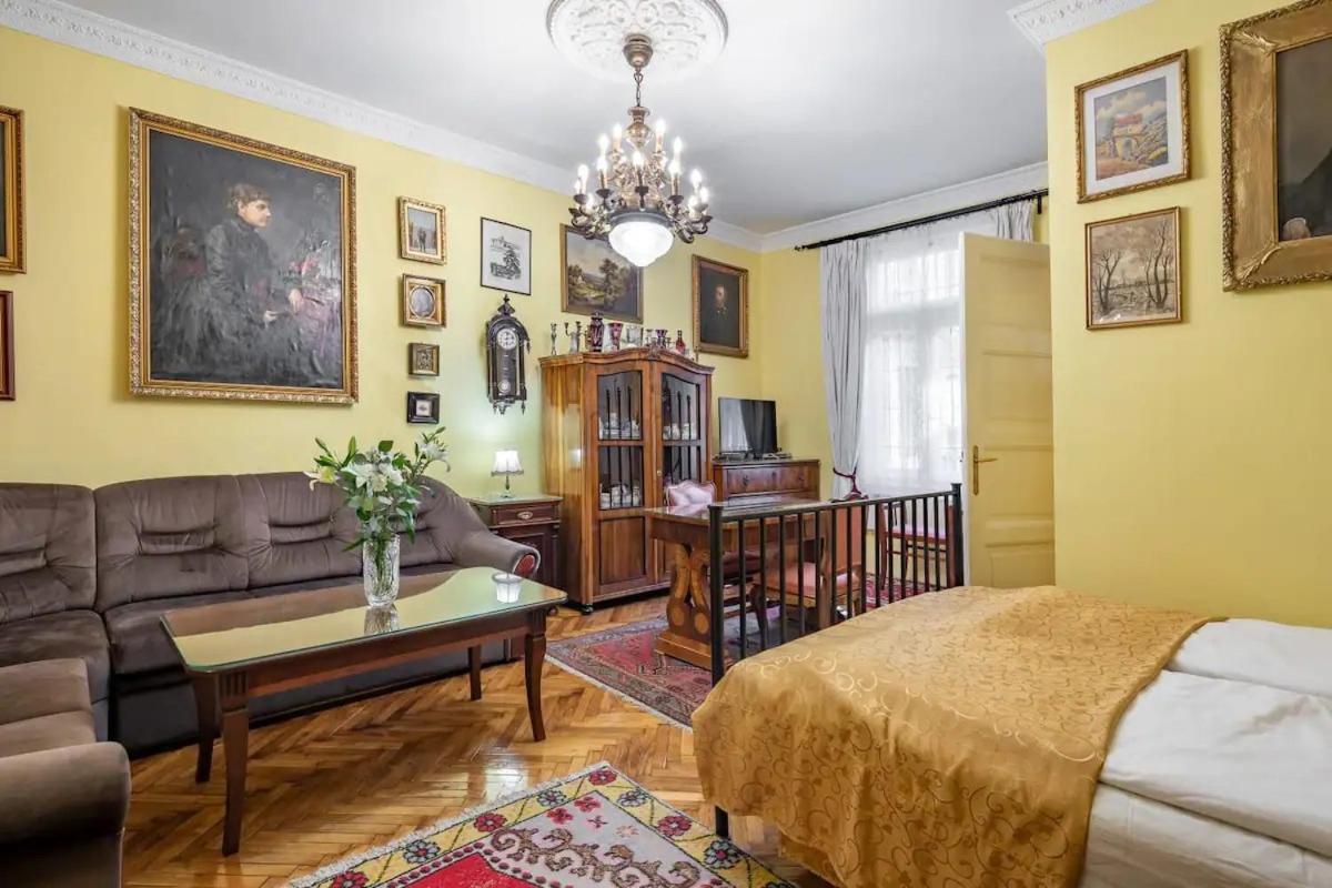 Vamhaz Boulevard Apartments Budapeste Exterior foto